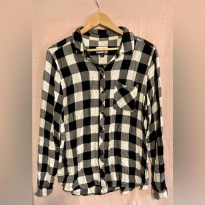 Black and White Checkered Plaid Universal Thread Shirt Women’s Size XL